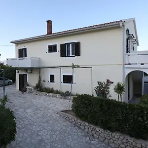 Mila Apartament Pag Town
